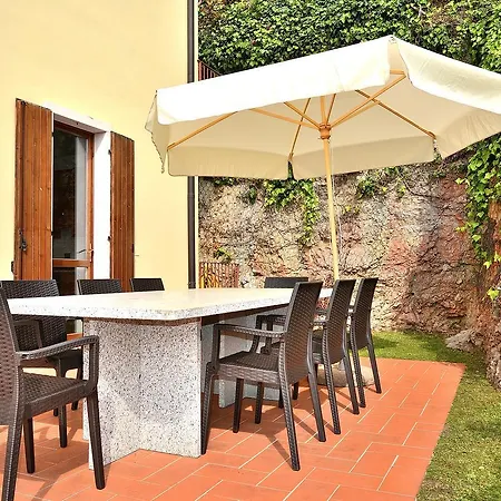 Apartment Camille Torri Del Benaco